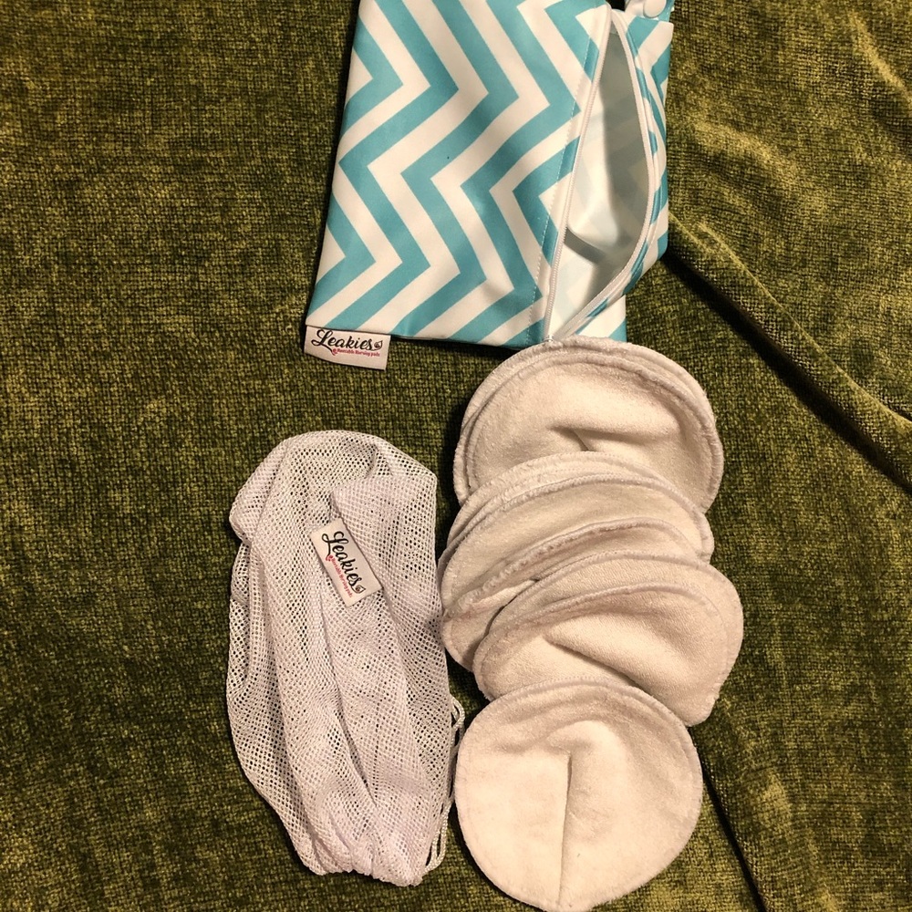Breastfeeding pads